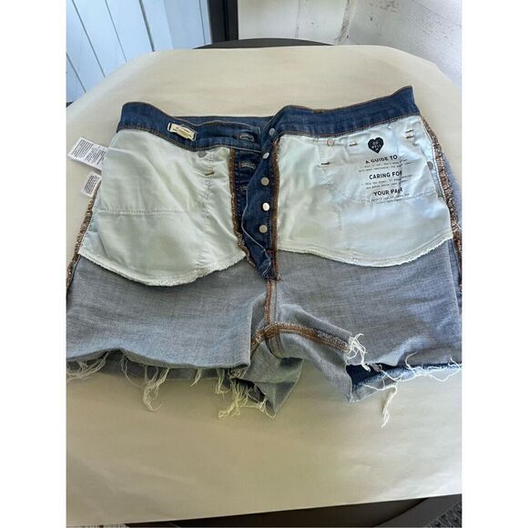 Madewell High Rise Denim ShortsSize 26 Buttons Casual Distressed Hem - Picture 11 of 16